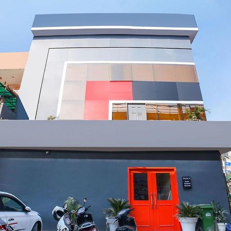 Super Hotel O Nawada Metro 德里 外观 照片