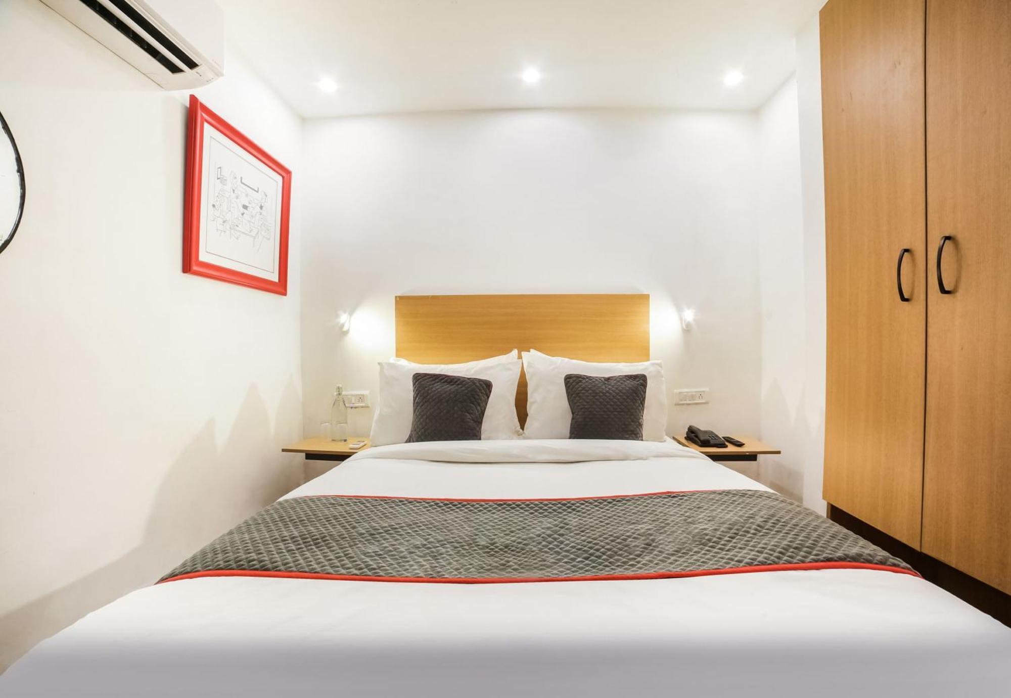 Super Hotel O Nawada Metro 德里 外观 照片